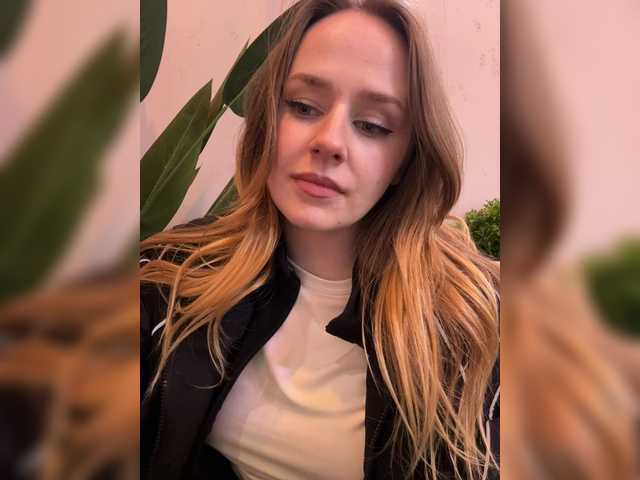 elegantbabe's BongaCams show and profile