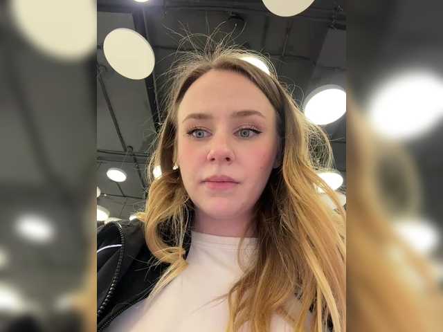 elegantbabe's BongaCams show and profile