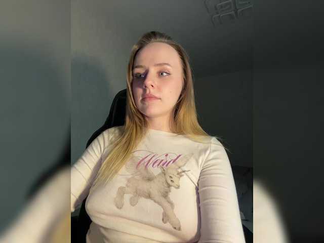 elegantbabe's BongaCams show and profile