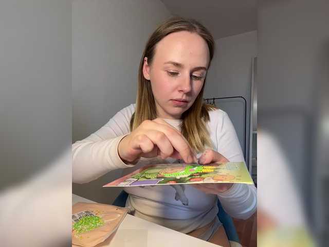 elegantbabe's BongaCams show and profile