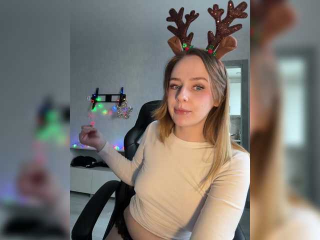 elegantbabe's BongaCams show and profile