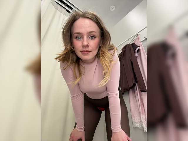 elegantbabe's BongaCams show and profile