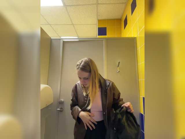 elegantbabe's BongaCams profile