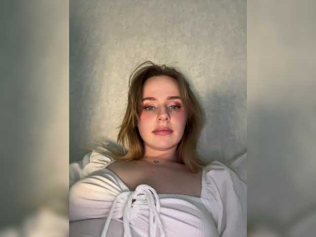 elegantbabe's BongaCams show and profile