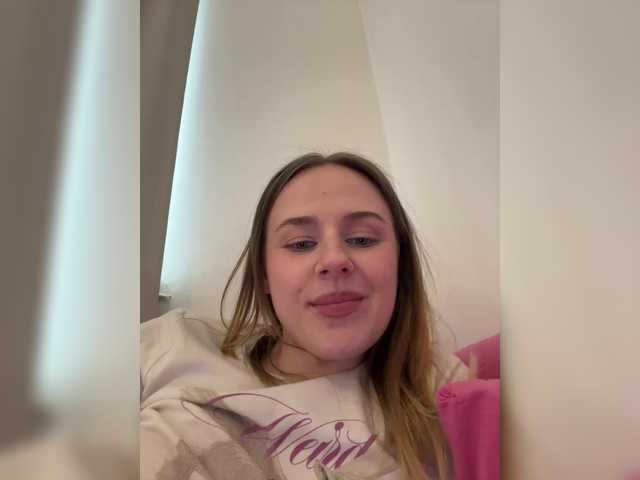 elegantbabe's BongaCams show and profile