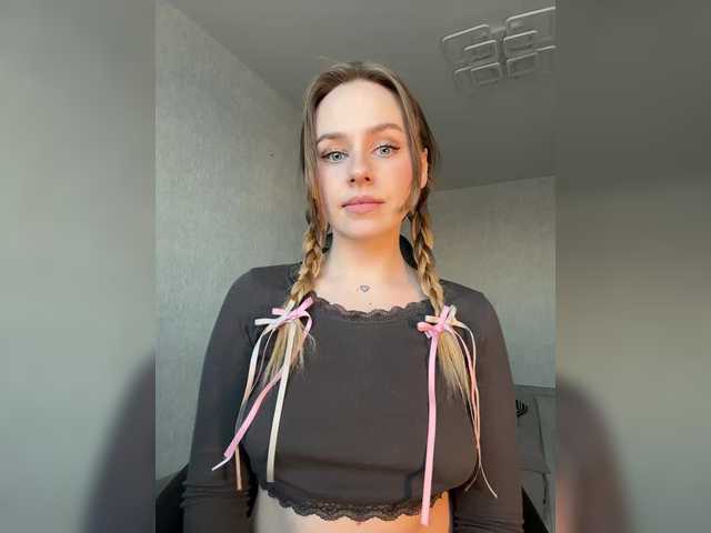 elegantbabe's BongaCams show and profile