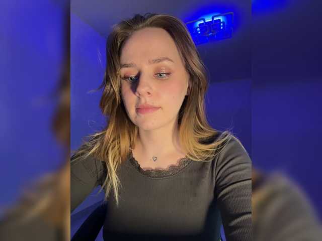 elegantbabe's BongaCams show and profile