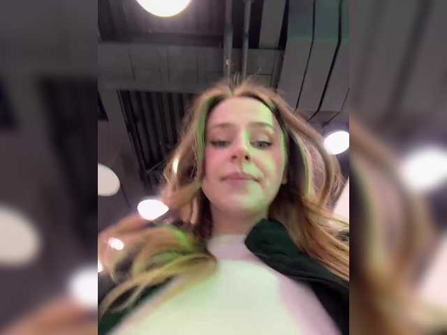 elegantbabe's BongaCams show and profile