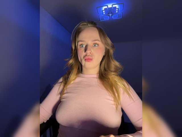 elegantbabe's BongaCams show and profile