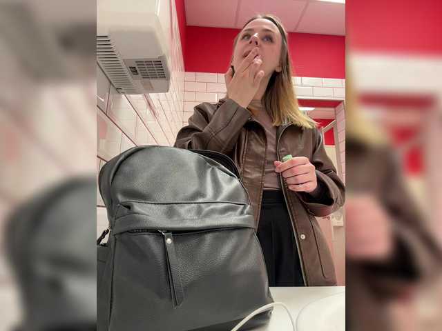 elegantbabe's BongaCams profile