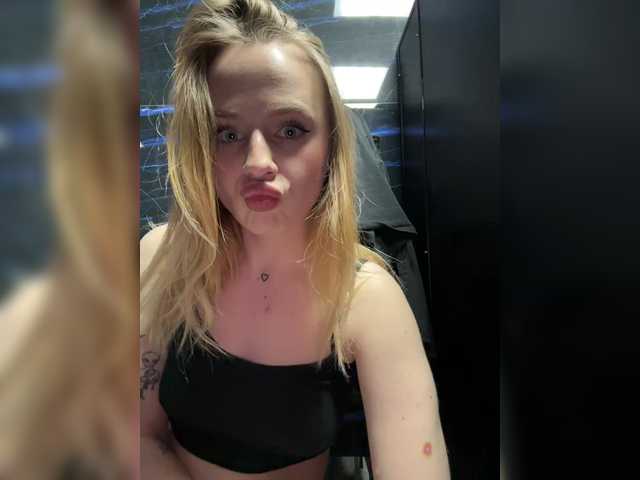 elegantbabe from BongaCams is Freechat