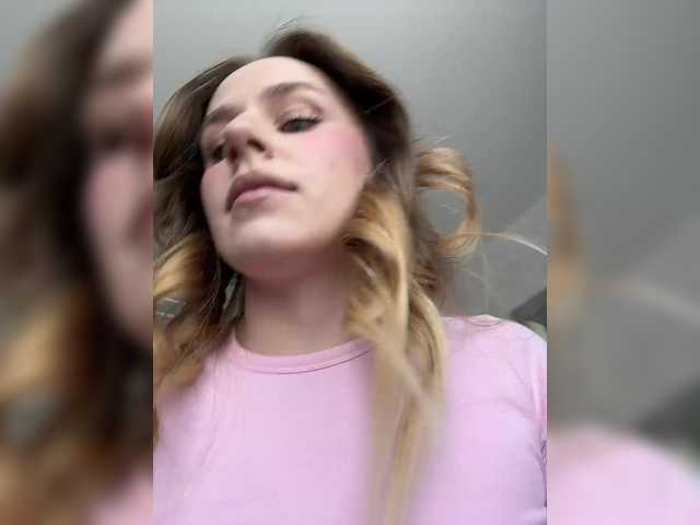 elegantbabe's BongaCams show and profile