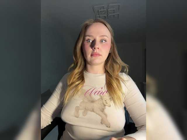 elegantbabe's BongaCams show and profile