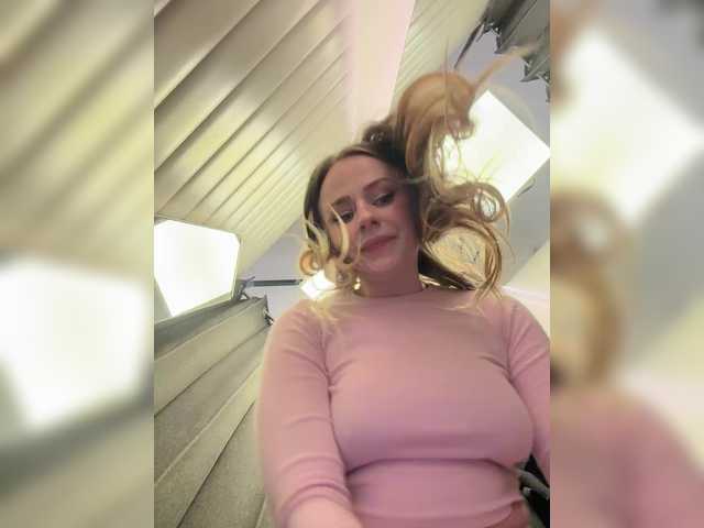 elegantbabe's BongaCams profile