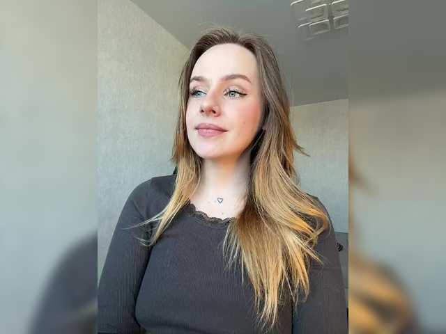 elegantbabe's BongaCams show and profile