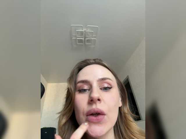 elegantbabe's BongaCams show and profile