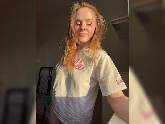 elegantbabe's BongaCams show and profile