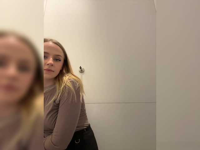 elegantbabe from BongaCams is Freechat