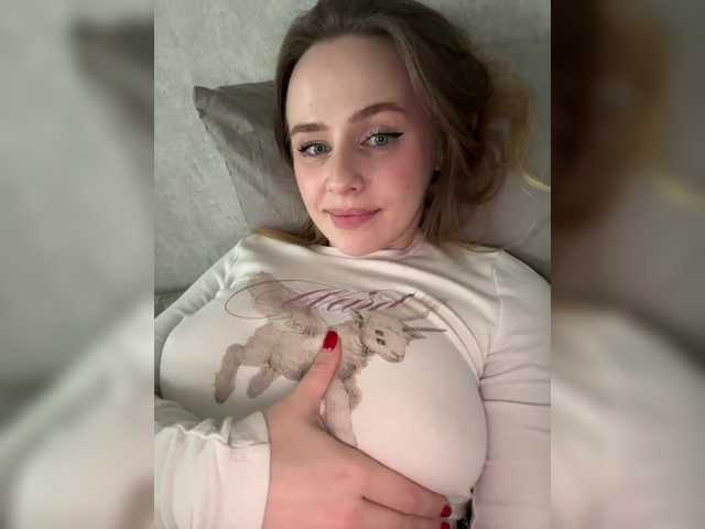 elegantbabe's BongaCams show and profile