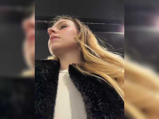 elegantbabe's BongaCams show and profile