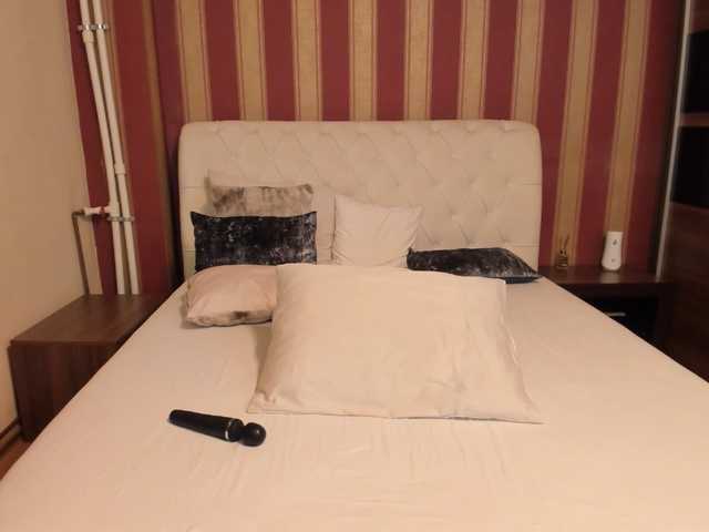 AshleyvonPage's BongaCams show and profile