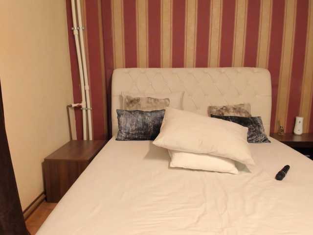 AshleyvonPage's BongaCams show and profile