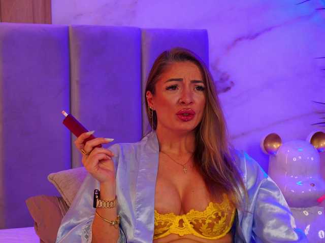 Izabelle02's BongaCams show and profile