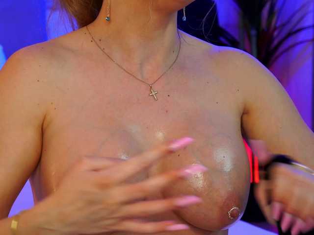 Izabelle02's BongaCams show and profile