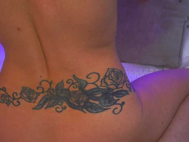 Izabelle02's BongaCams show and profile