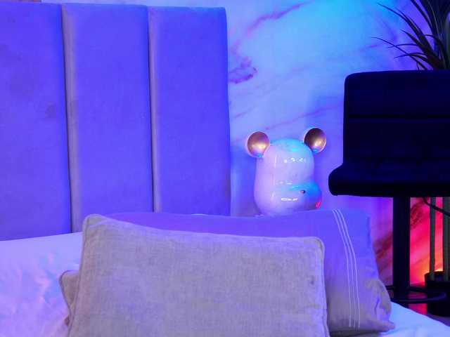 Izabelle02's BongaCams show and profile