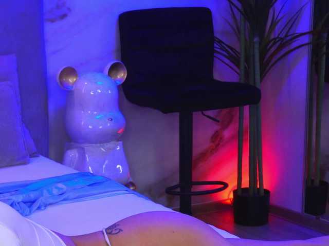 Izabelle02's BongaCams show and profile