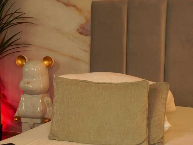 Izabelle02's BongaCams show and profile