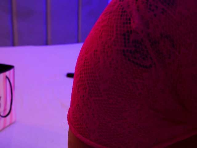 Izabelle02's BongaCams show and profile
