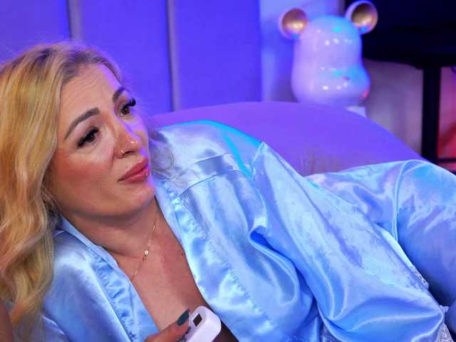 Izabelle02's BongaCams show and profile