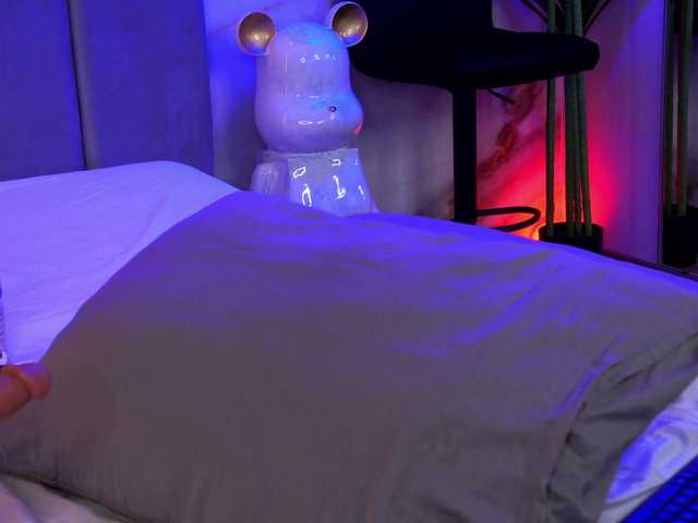 Izabelle02's BongaCams show and profile