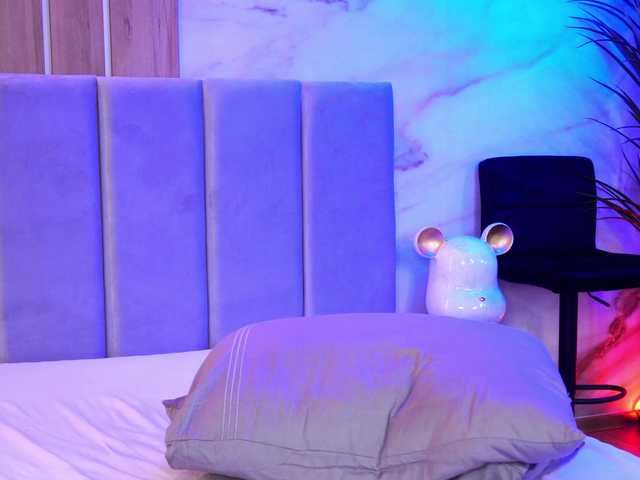 Izabelle02's BongaCams show and profile