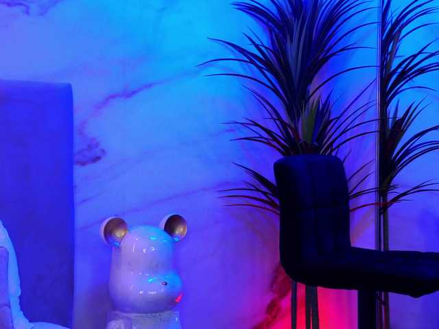 Izabelle02's BongaCams show and profile