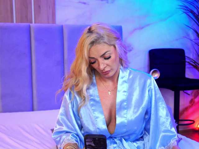 Izabelle02's BongaCams show and profile