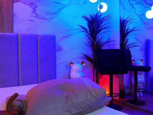 Izabelle02's BongaCams show and profile