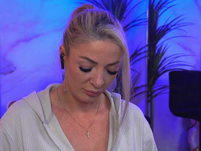 Izabelle02's BongaCams show and profile