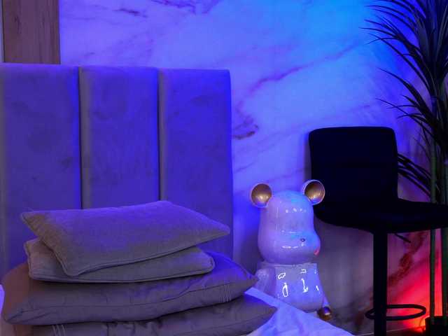 Izabelle02's BongaCams show and profile