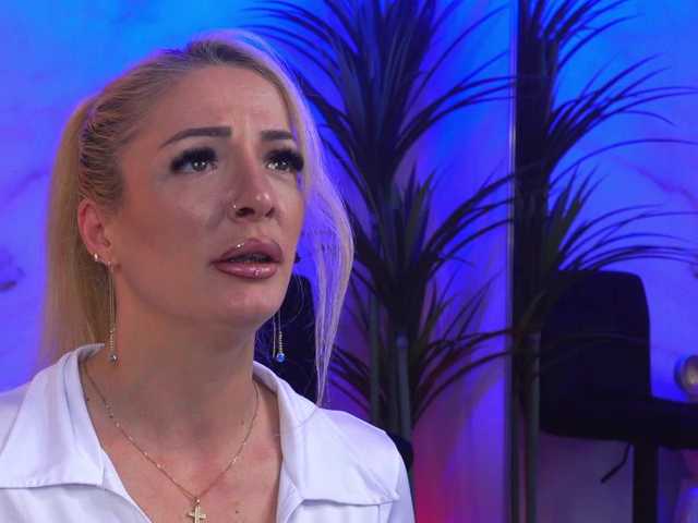 Izabelle02's BongaCams show and profile