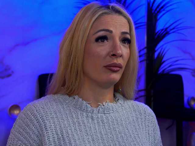 Izabelle02's BongaCams show and profile