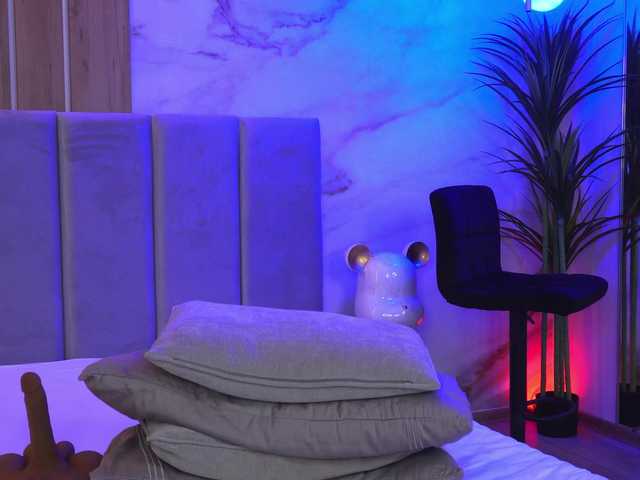 Izabelle02's BongaCams show and profile