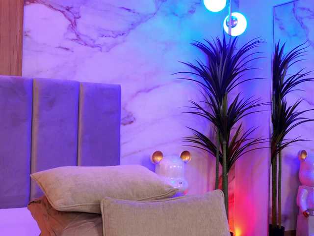 Izabelle02's BongaCams show and profile