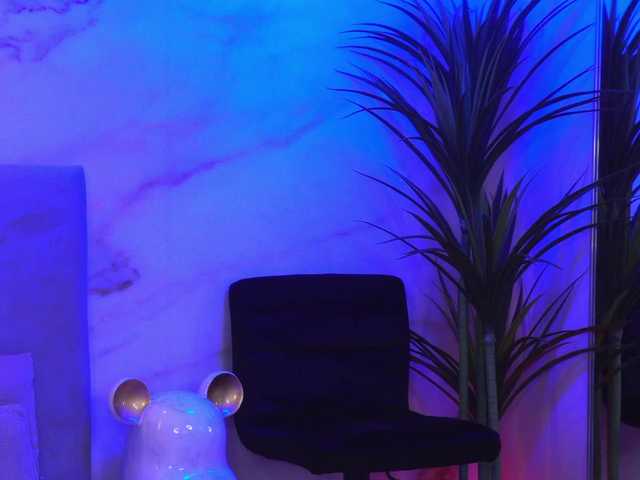 Izabelle02's BongaCams show and profile