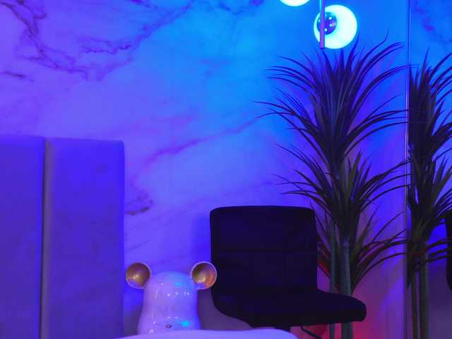 Izabelle02 live cam profile