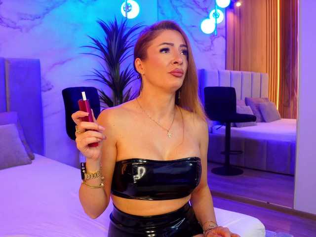 Izabelle02's BongaCams show and profile