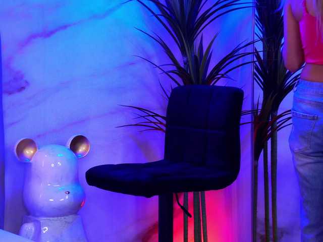 Izabelle02's BongaCams show and profile