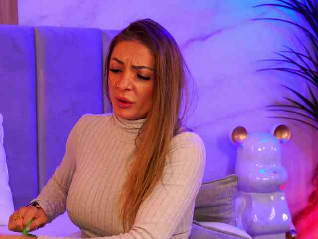 Izabelle02 Izabelle02